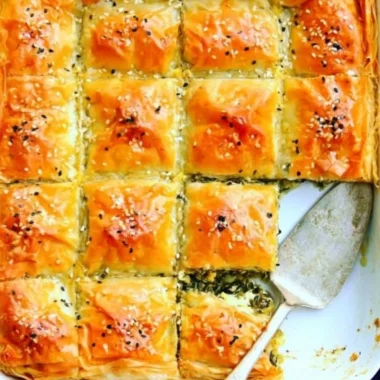 Easy and delicious homemade spinach pie recipe with fresh ingredients.