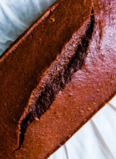 Deliciously spiced gingerbread cake loaf ready to enjoy.